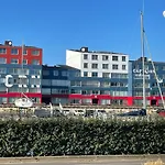 Apartment L'escale Ensoleillee, 2 Pieces Sur Le Port Proche Juno *