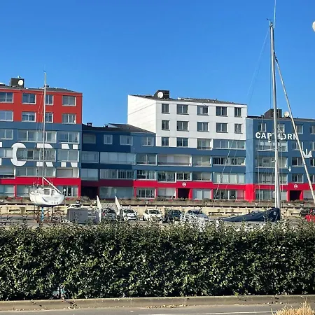Apartment L'escale Ensoleillee, 2 Pieces Sur Le Port Proche Juno *
